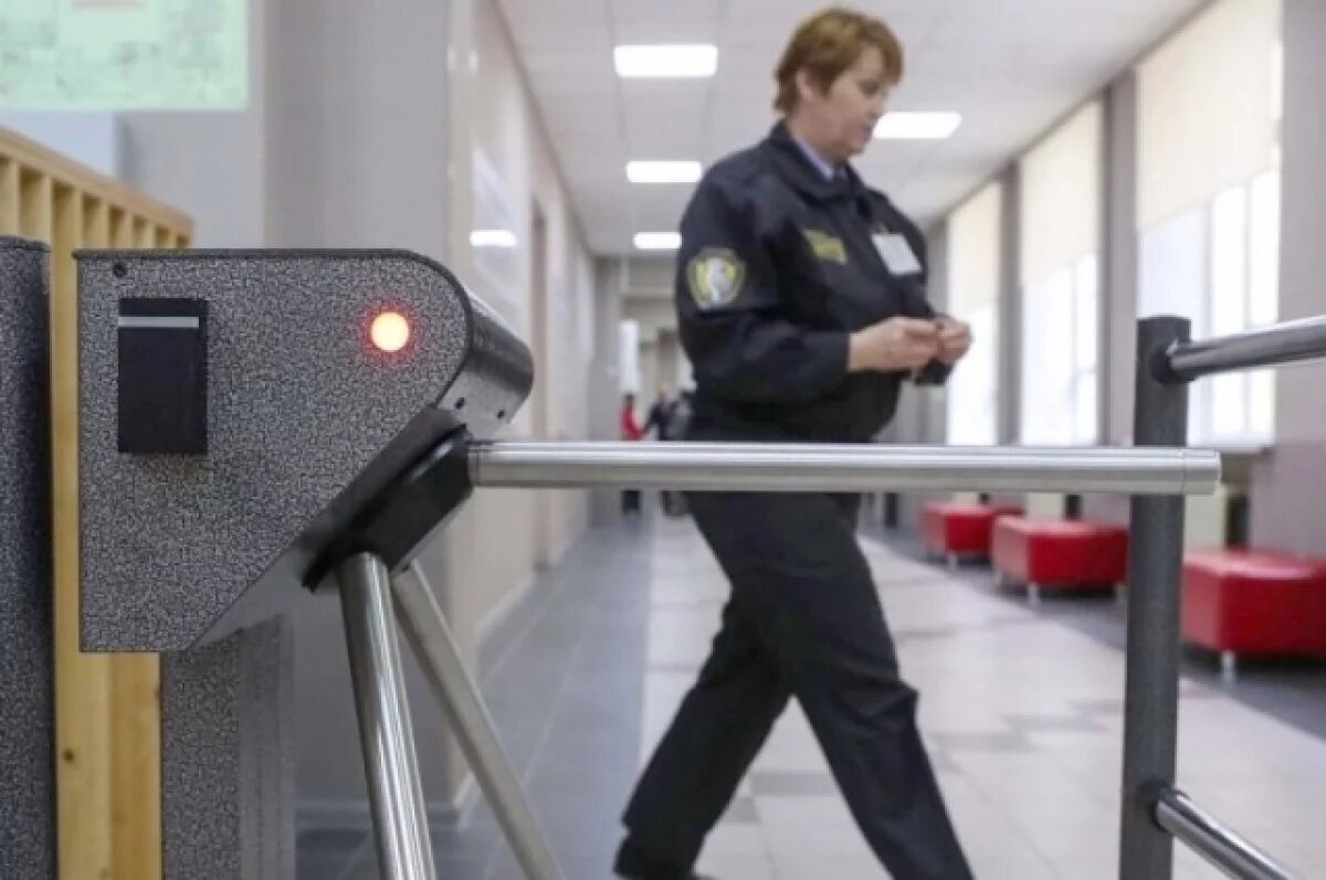    В школах Мурманска намерены установить систему контроля доступа в здание