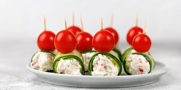 Канапе с огурцом, черри и сыром: легкая, свежая и эффектная закуска для любого стола