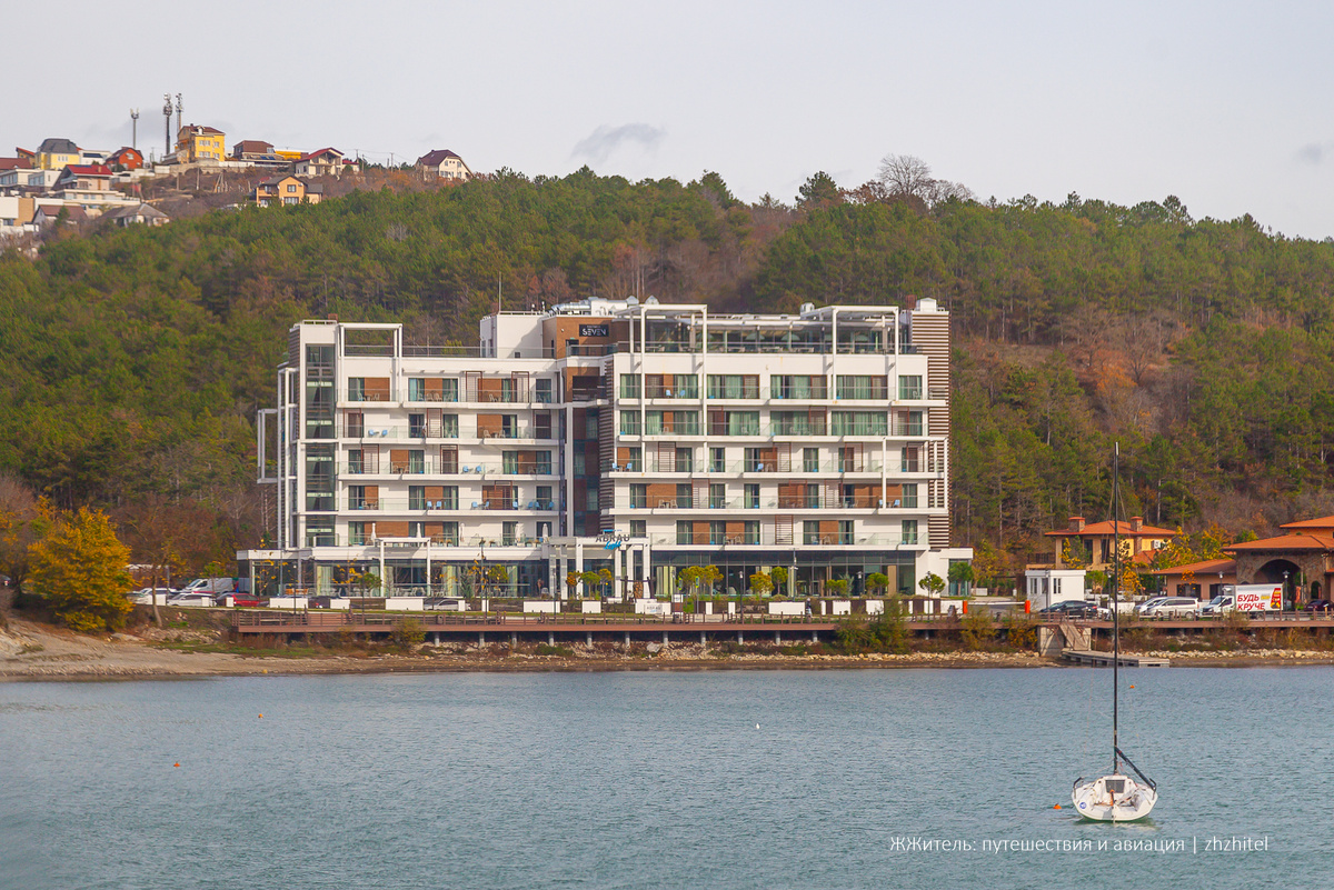 Отель, в котором мы жили в Абрау-Юдрсо. 