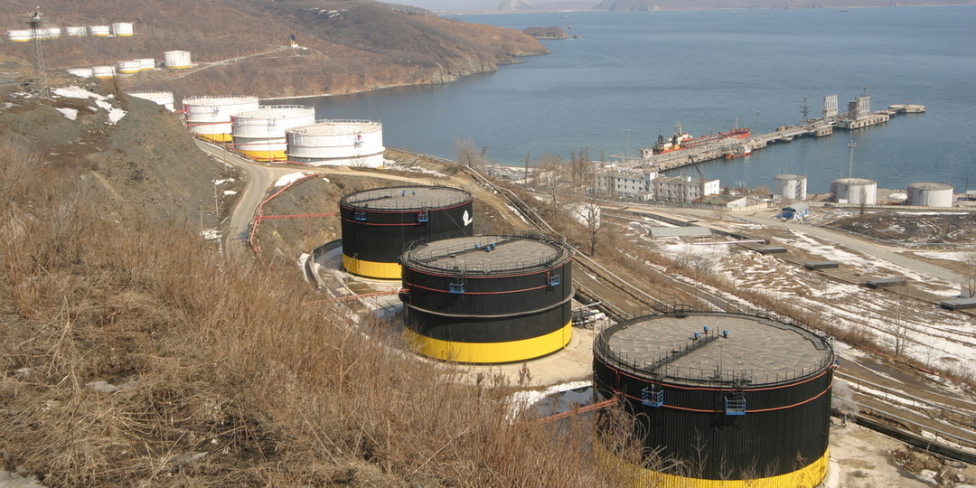 Российская нефть торгуется по дешевке: потери исчисляются сотнями миллиардов рублей