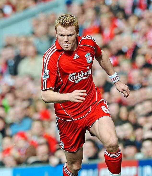 «То, как он тренировался... Это было просто невероятно. Он был образцом профессионализма. Он всегда был в отличной форме, и его левая нога была как молот. Мы смеялись, что на тренировке от его ударов можно было получить травму даже сквозь стену».
— Стивен Джеррард (бывший капитан «Ливерпуля»).