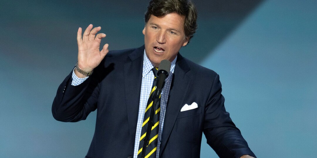 Такер Карлсон заявил, что хочет снова прилететь в Россию