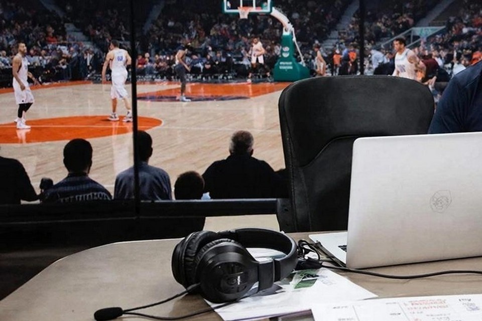    Указанный матч ижевские баскетболисты выиграли. Фото: нейросеть