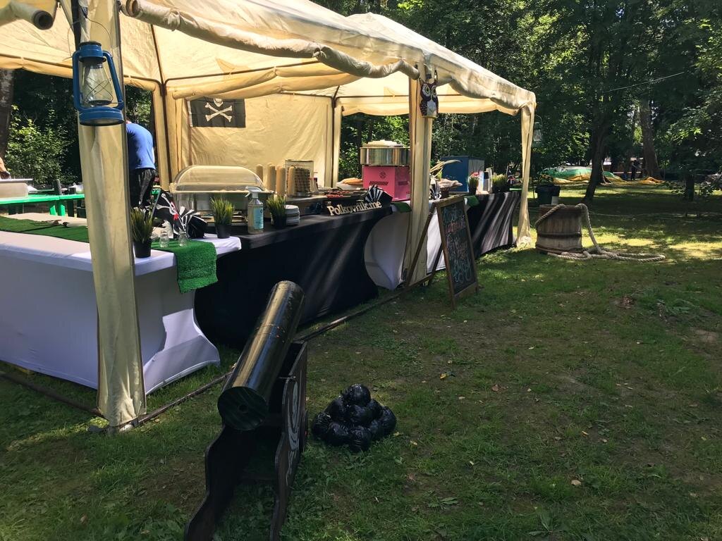 Кейтеренг на меропритие в Пиратском стиле на природе.