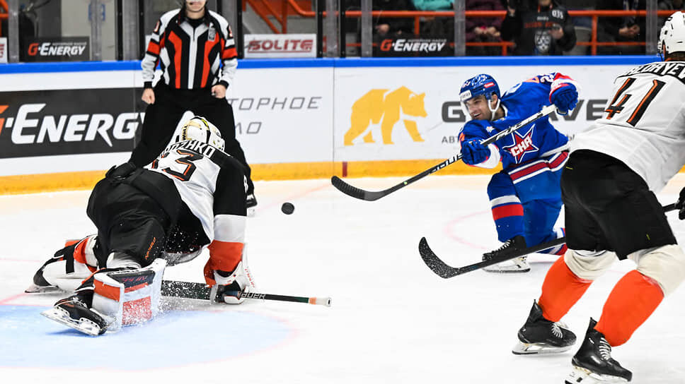 СКА уступил на «своей» площадке 3:4, но все же завоевал очко за ничью, так как игра перешла в дополнительное время.📷Фото: ХК СКА