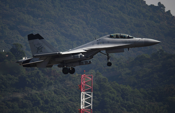    Истребитель J-15.IMAGO/CFOTO/TASS