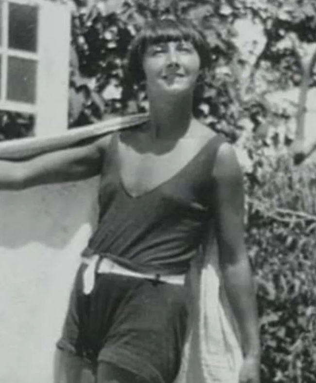 Рина Зеленая в юности