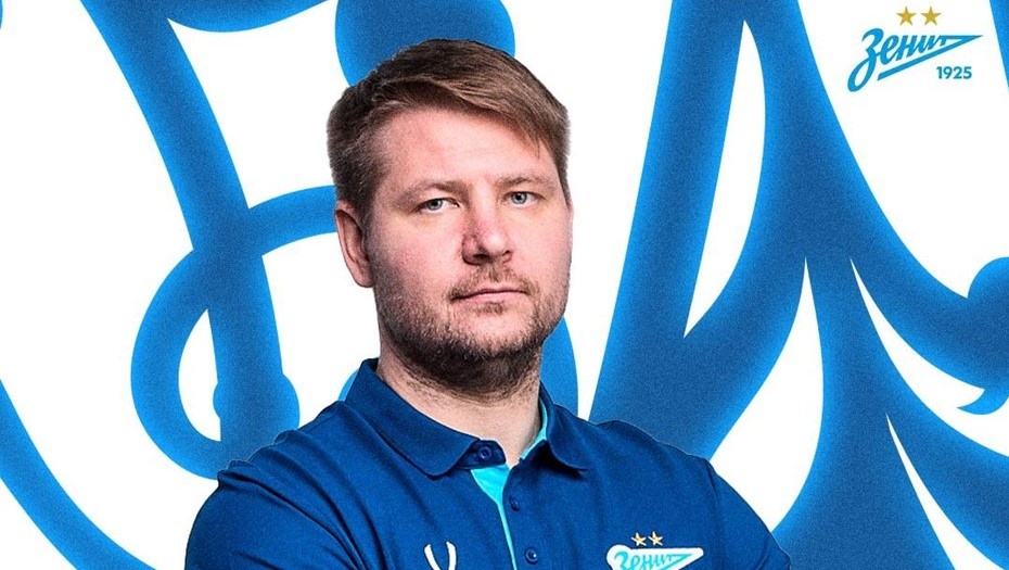    Главный тренер женской команды "Зенита" Алексей Тарасюк Автор фото: t.me/zenitwomen