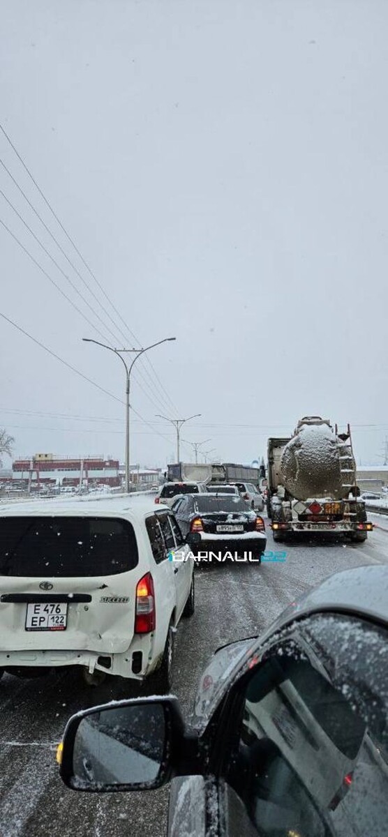    ДТП на Барнаульском шоссе . Источник: t.me/barnaul22
