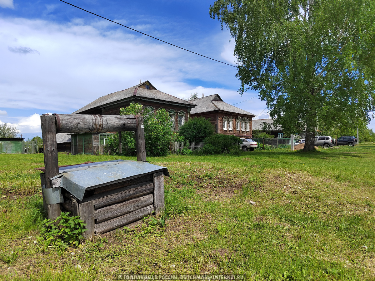 Где-то я мог увидеть даже старый колодец, который до сих пор используют местные жители. Фото: Голландец в России