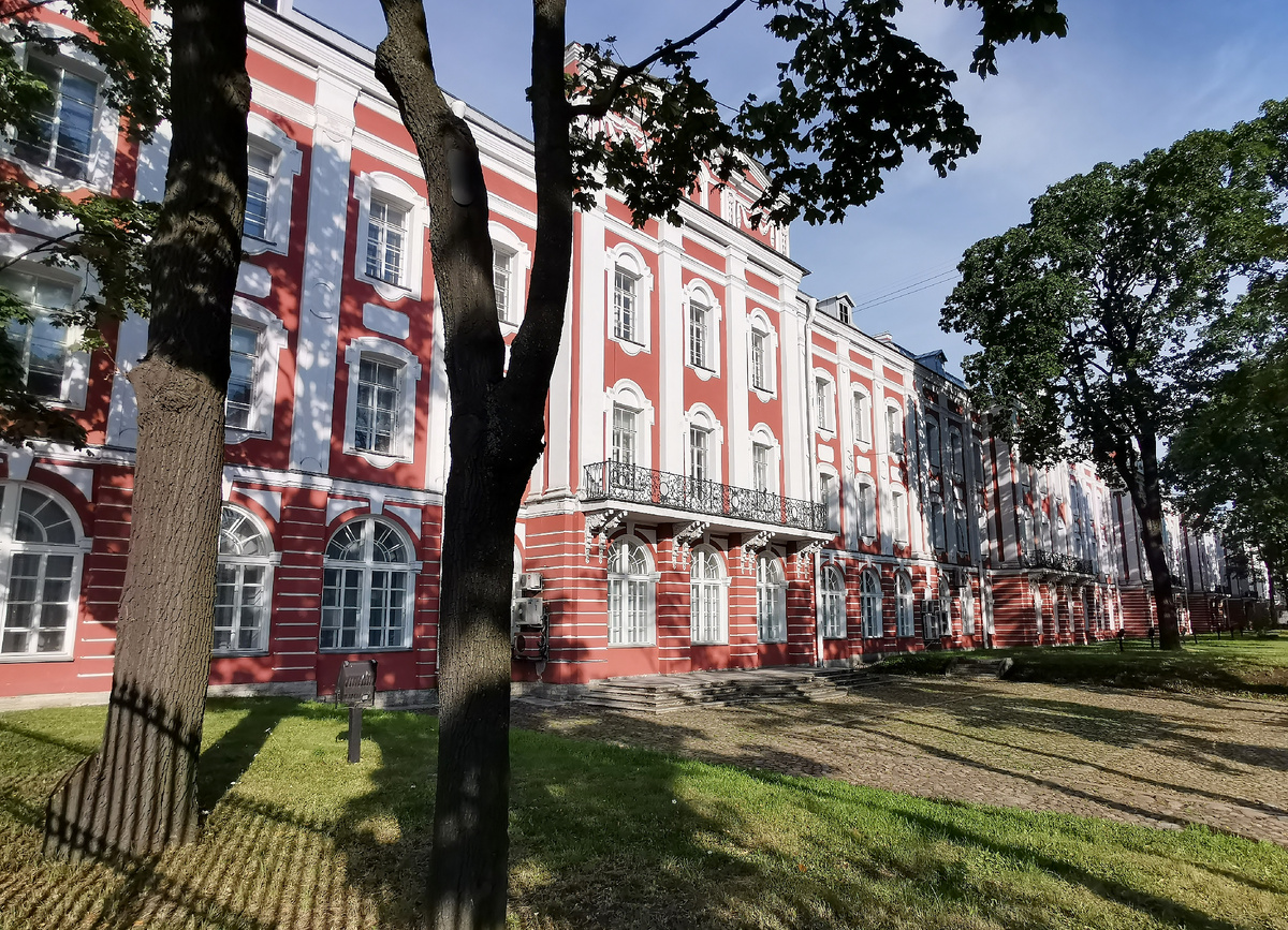 СПбГУ. Здание Двенадцати коллегий. Фото автора.