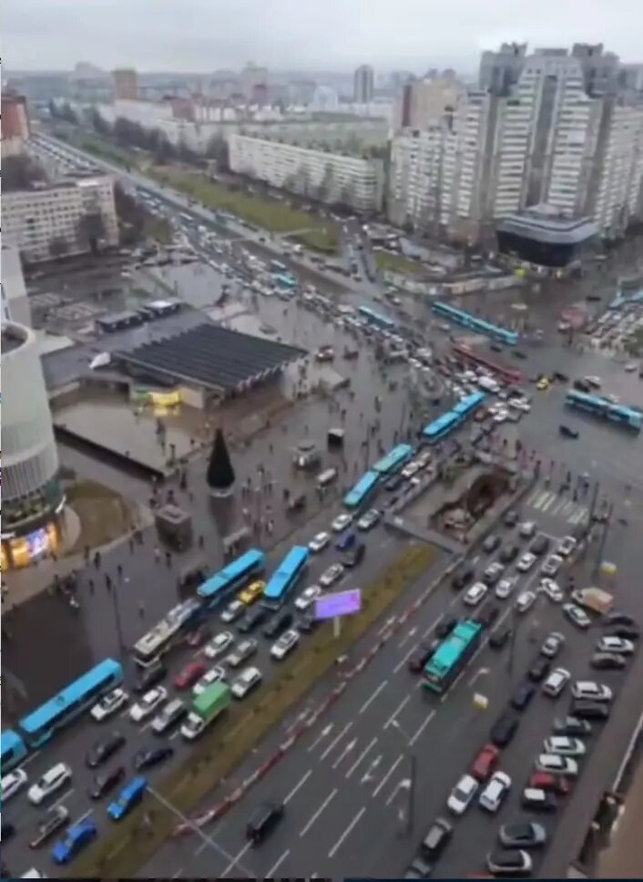    Фото: скриншот из видео в телеграм-канале «Мегаполис | ДТП и ЧП | Санкт-Петербург | Питер»
