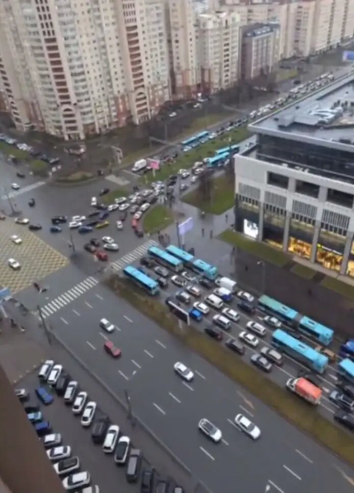    Фото: скриншот из видео в телеграм-канале «Мегаполис | ДТП и ЧП | Санкт-Петербург | Питер»