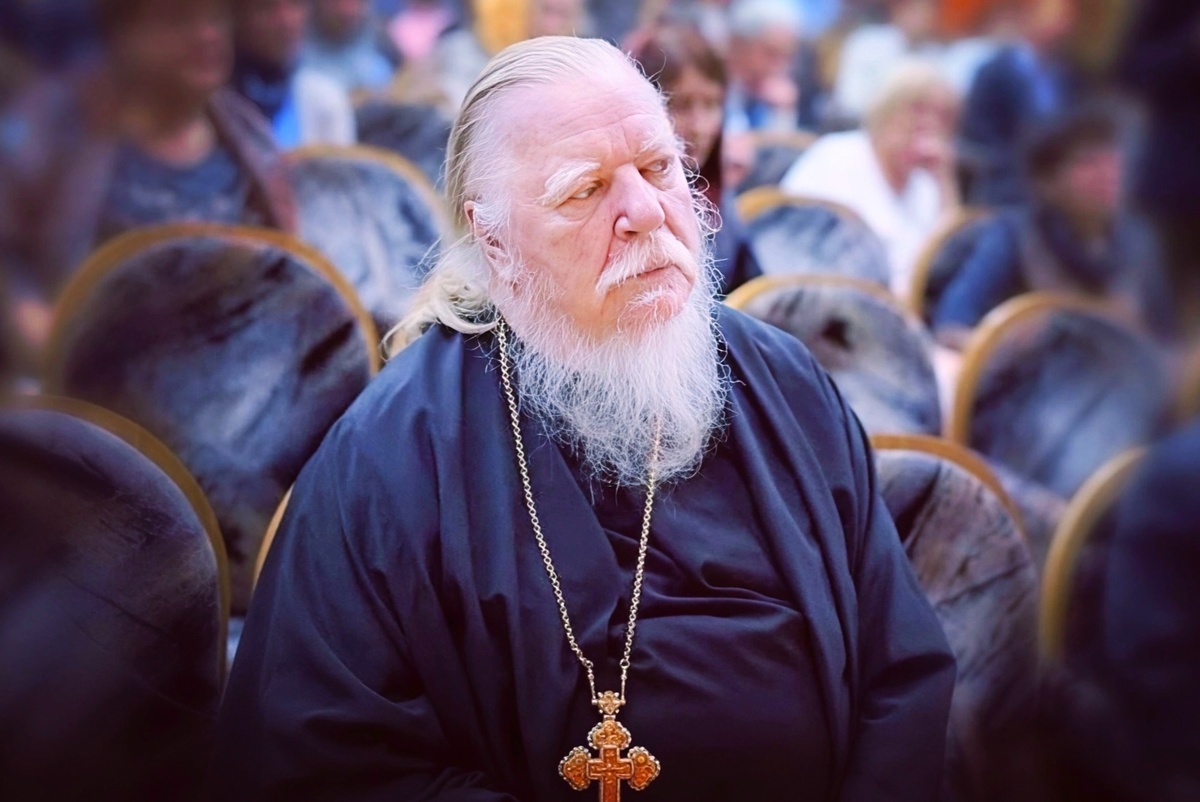 Димитрий Смирнов (07.03.1951 — 21.10.2020 гг.) — протоиерей, церковный и общественный деятель.