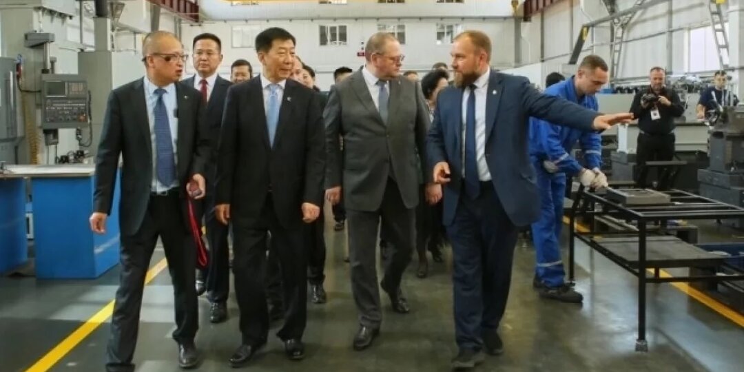 Какое позорище: СССР создал китайскую промышленность. Россия просит у Китая хоть пару заводиков "локализовать"!