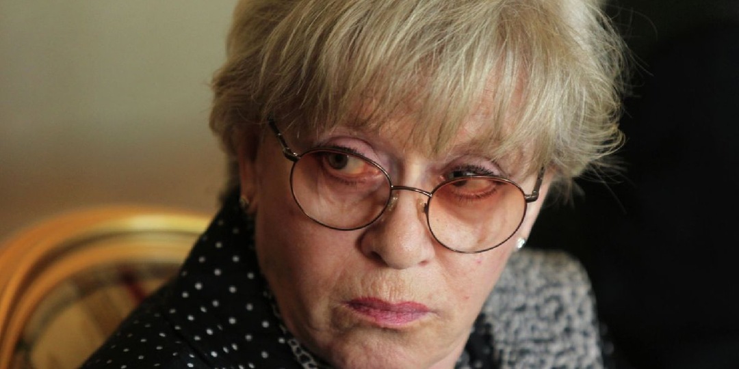 «Это безумно трудно — остановиться»: Алиса Фрейндлих вынужденно завершила театральную карьеру. Как сейчас живет актриса?