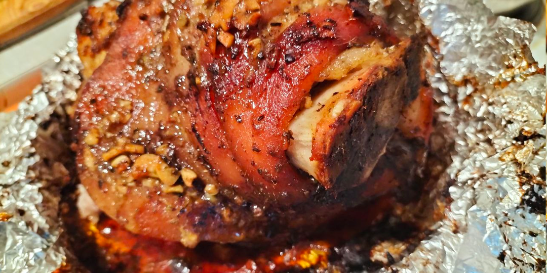 Свиная рулька на кости запеченная в фольге в духовке - рецепт нежнейшего мяса
