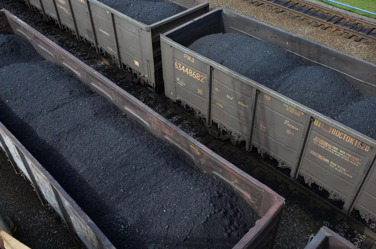 Полувагоны с углем. Источник: Александр Кряжев/Sputnik