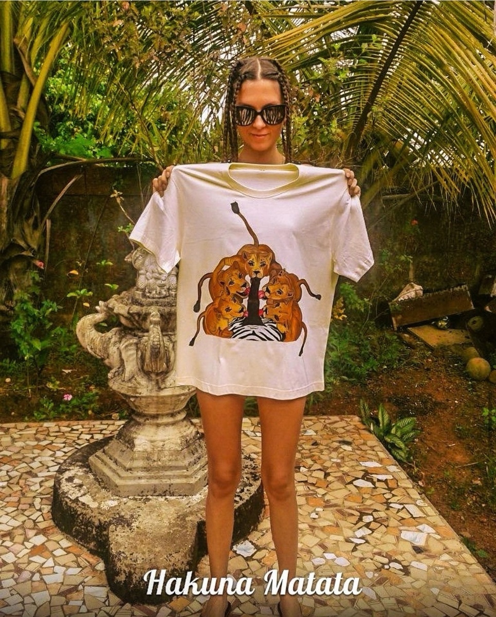 Первая коллекция эротических футболок. Гоа, Индия, муссоны.