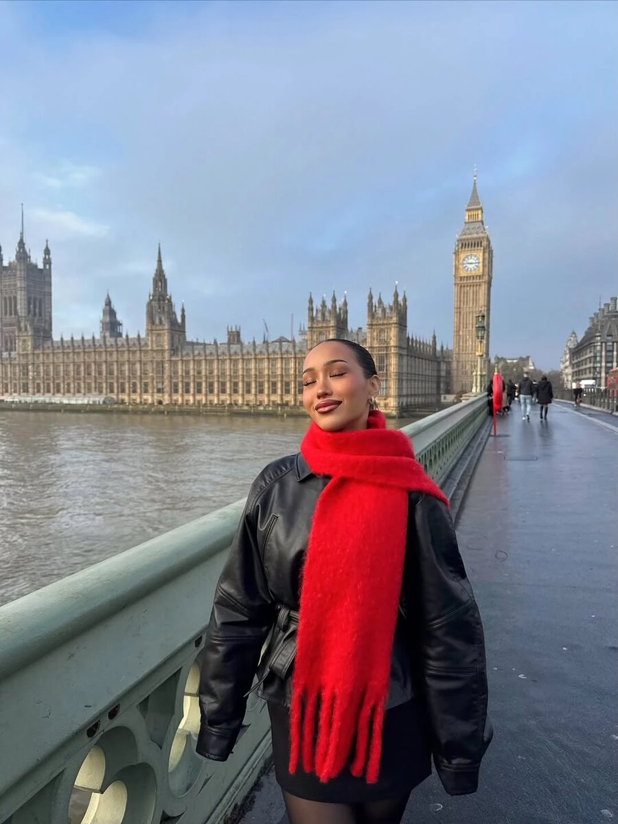 Длинный широкий шарф с бахромой