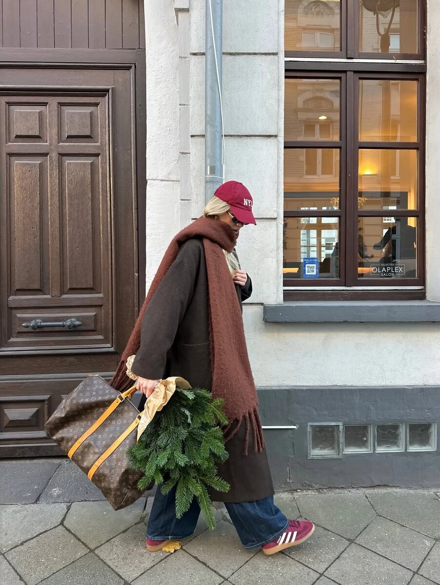 Длинный широкий шарф с бахромой