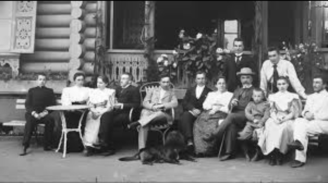 Семья купца-кондитера Абрикосова