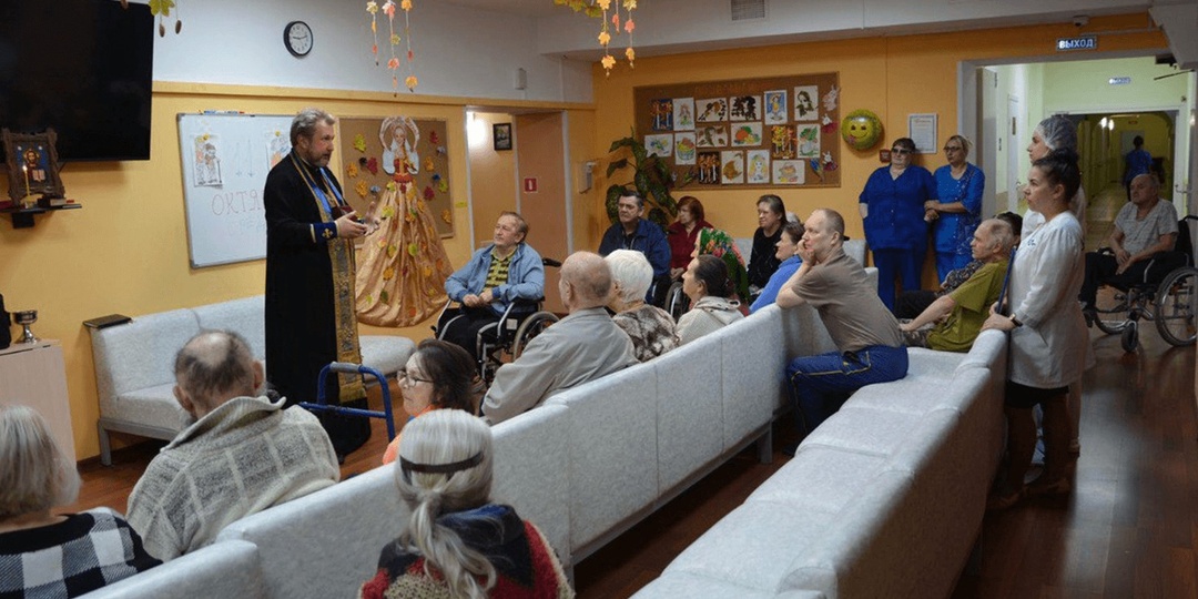 Как мы отмечаем праздники в пансионате “Родной очаг”