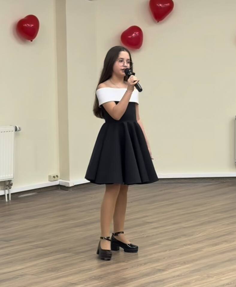 Мия Прилучная поздравила маму Агату Муцениеце с Днем матери. Фото: соцсети