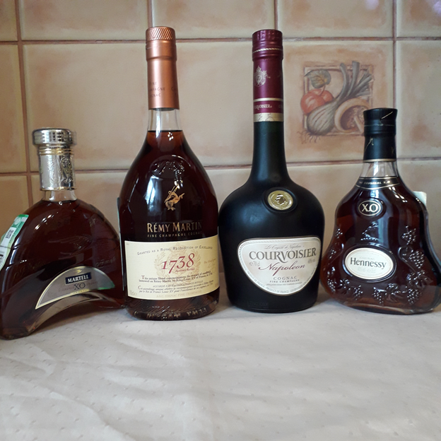 Коньяки Великой Коньячной четверки. Фото из личного архива