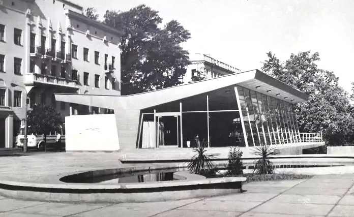 Кафе «Чайка» в Нижнем Новгороде (в 1968 город Горький). 1968 г