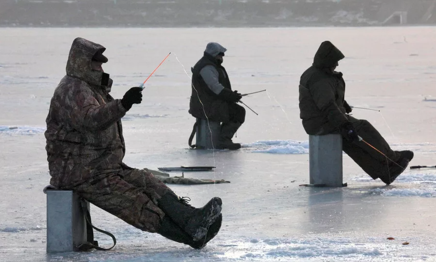 Выход на первый лёд: что надеть и что взять, чтобы вернуться домой.