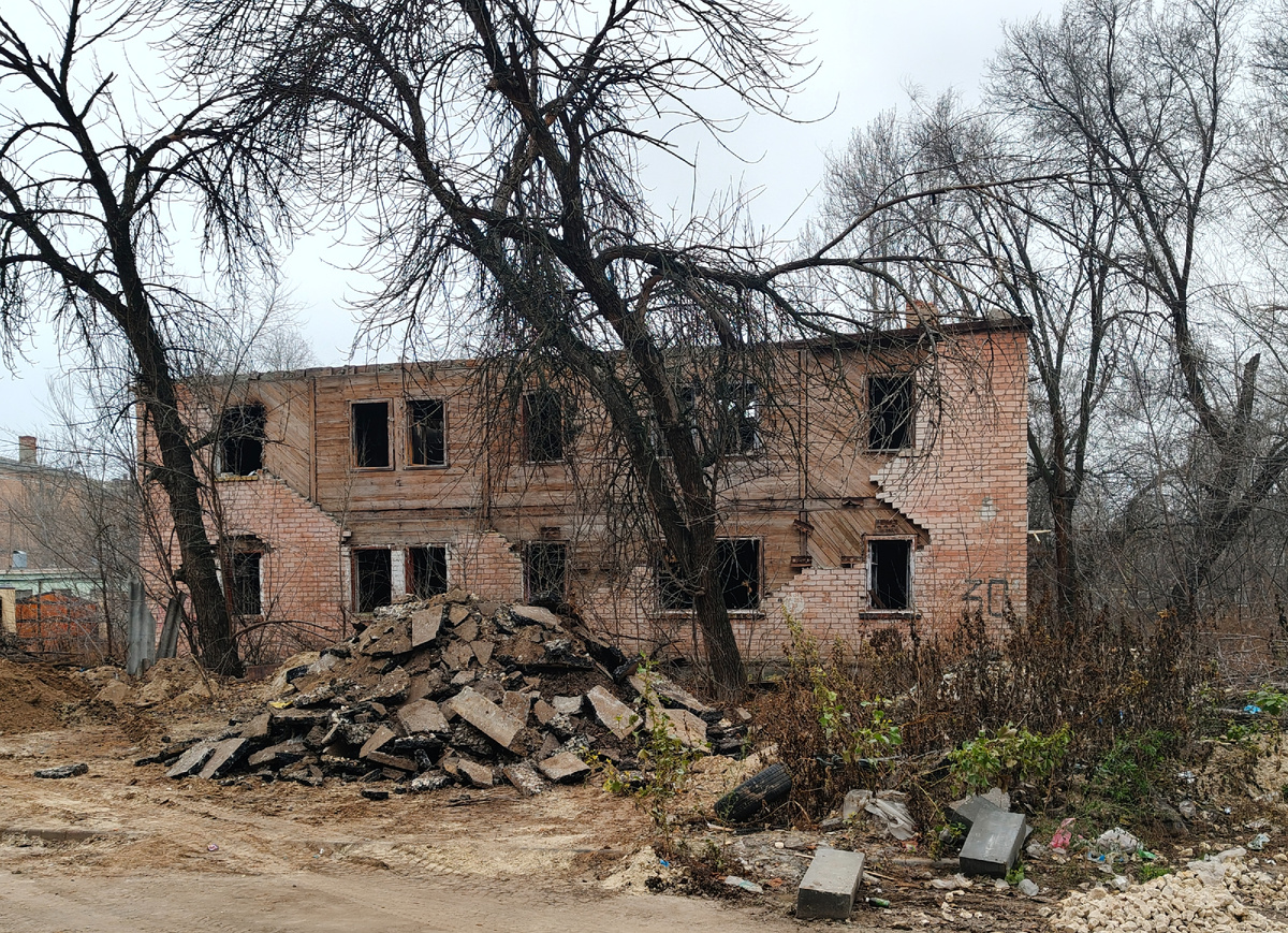 Руины кругом одни руины. 