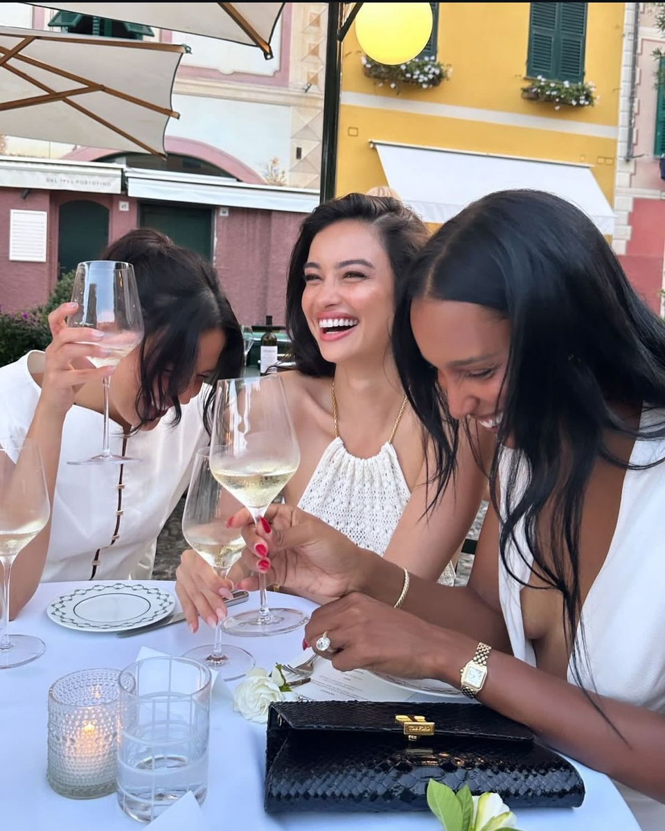 Что русской-дикость, итальянке-обыденность... Что русской-дикость, итальянке-обыденность...