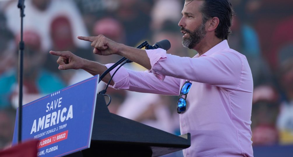 «Богачи отправляют украинских крестьян на смерть»: Трамп-младший жестко высказался о киевском режиме