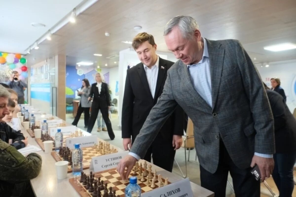    Гроссмейстер Сергей Карякин открыл свой шахматный клуб в Новосибирске