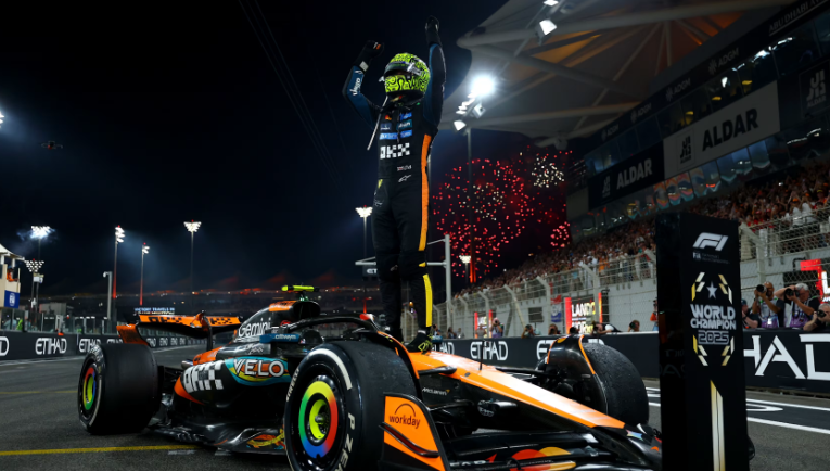 Заняв третье место в Абу‑Даби, Норрис стал 35‑м гонщиком в истории, завоевавшим титул чемпиона мира