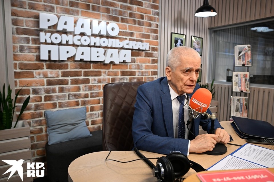    Академик РАН, доктор медицинских наук Геннадий Онищенко Иван МАКЕЕВ