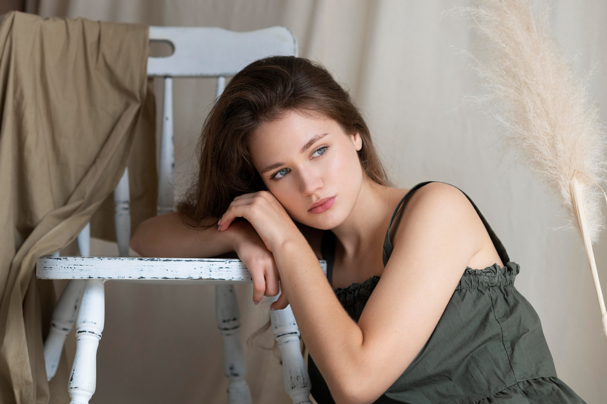 <a href="https://ru.freepik.com/free-photo/young-woman-slow-fashion-clothes_19510649.htm">Изображение от freepik</a>