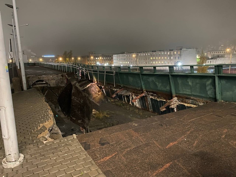    Часть парковки обрушилась в конце октября. Фото: пресс-служба Красногвардейского района
