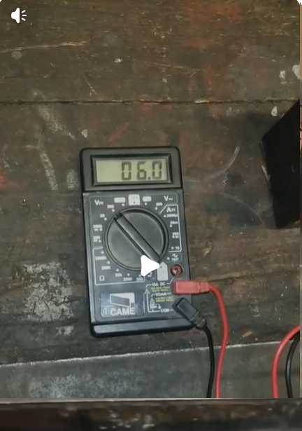 АКБ даёт лишь 6 Вольт