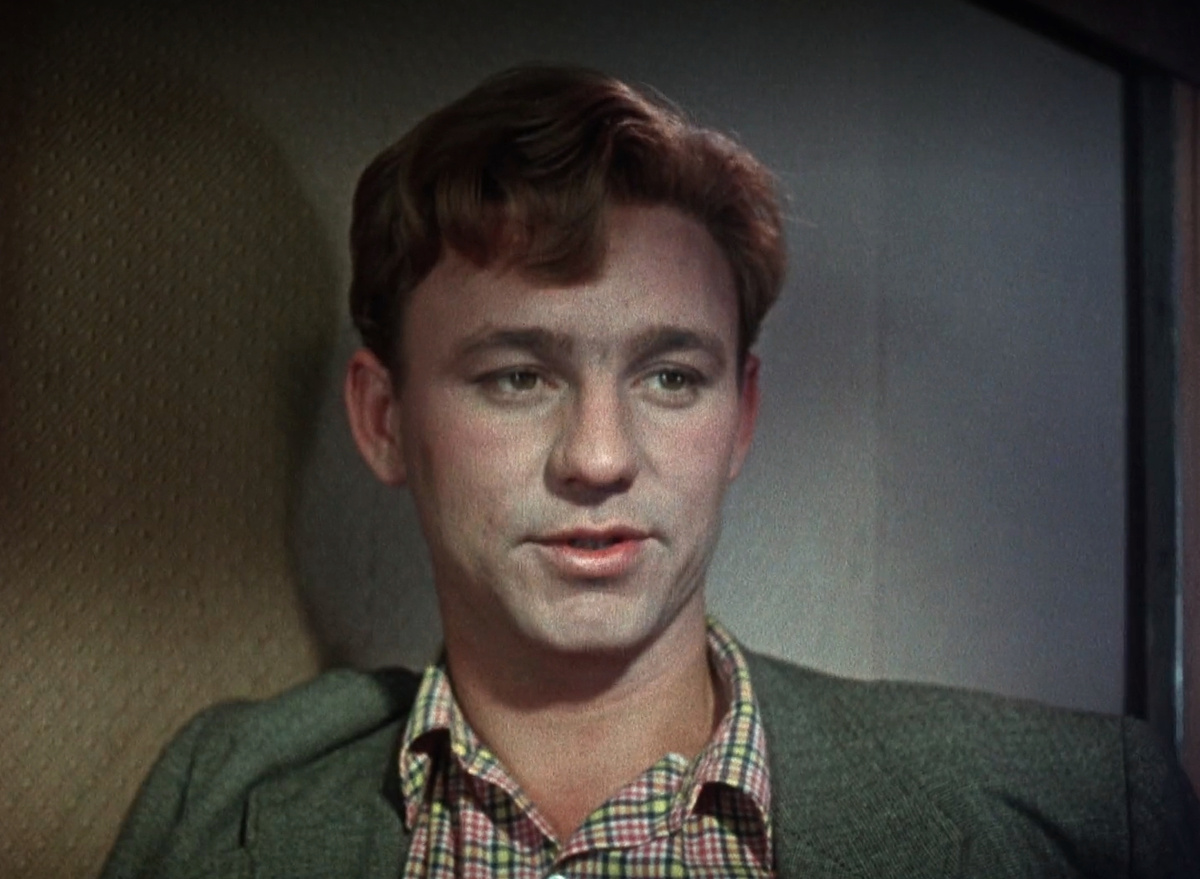 Кадр из кинофильма "Девушка без адреса", 1958 г., режиссер Эльдар Рязанов, сценарист Леонид Ленч, композитор Анатолий Лепин (скриншот)