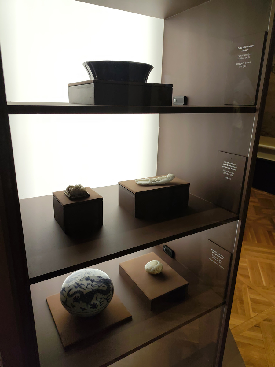 Выставка "Из Пекина в Москву: диалог культур" в Третьяковской галерее