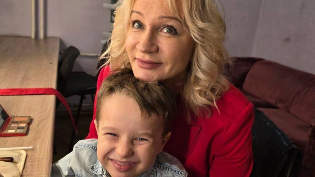    Внук звезды «Склифосовского» в театре: первое посещение бабушкиного спектакля (источник изображения) News Express Team