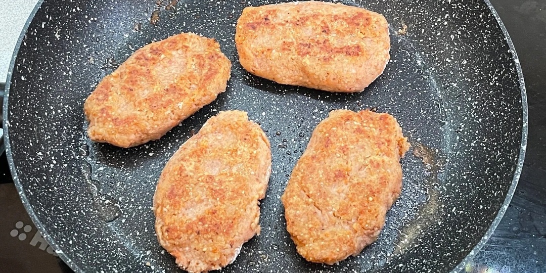 Котлеты "экономные". Никто не верит, что они без единого грамма мяса, ведь на вкус как мясные. Спасибо тому, кто придумал этот рецепт