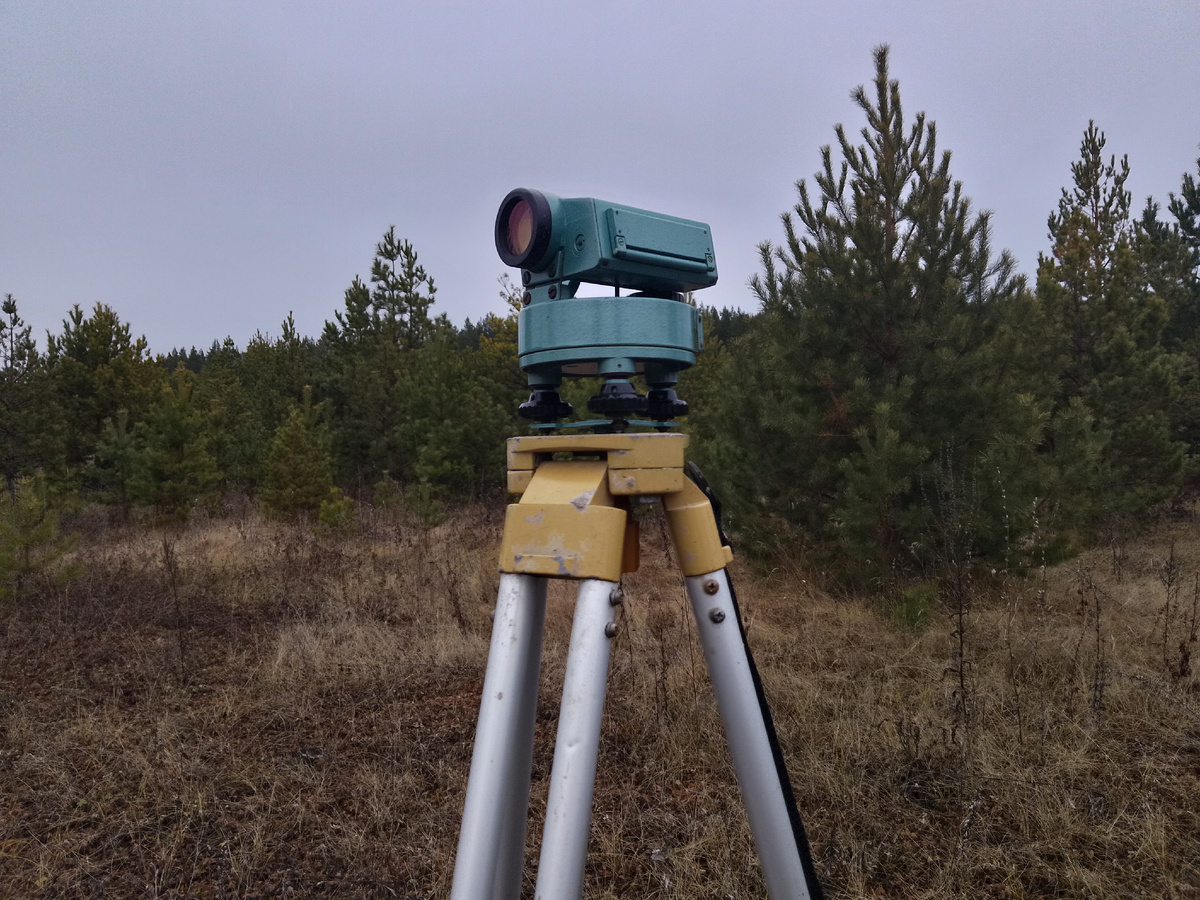 Фото автора, прибор для определения перепада высот