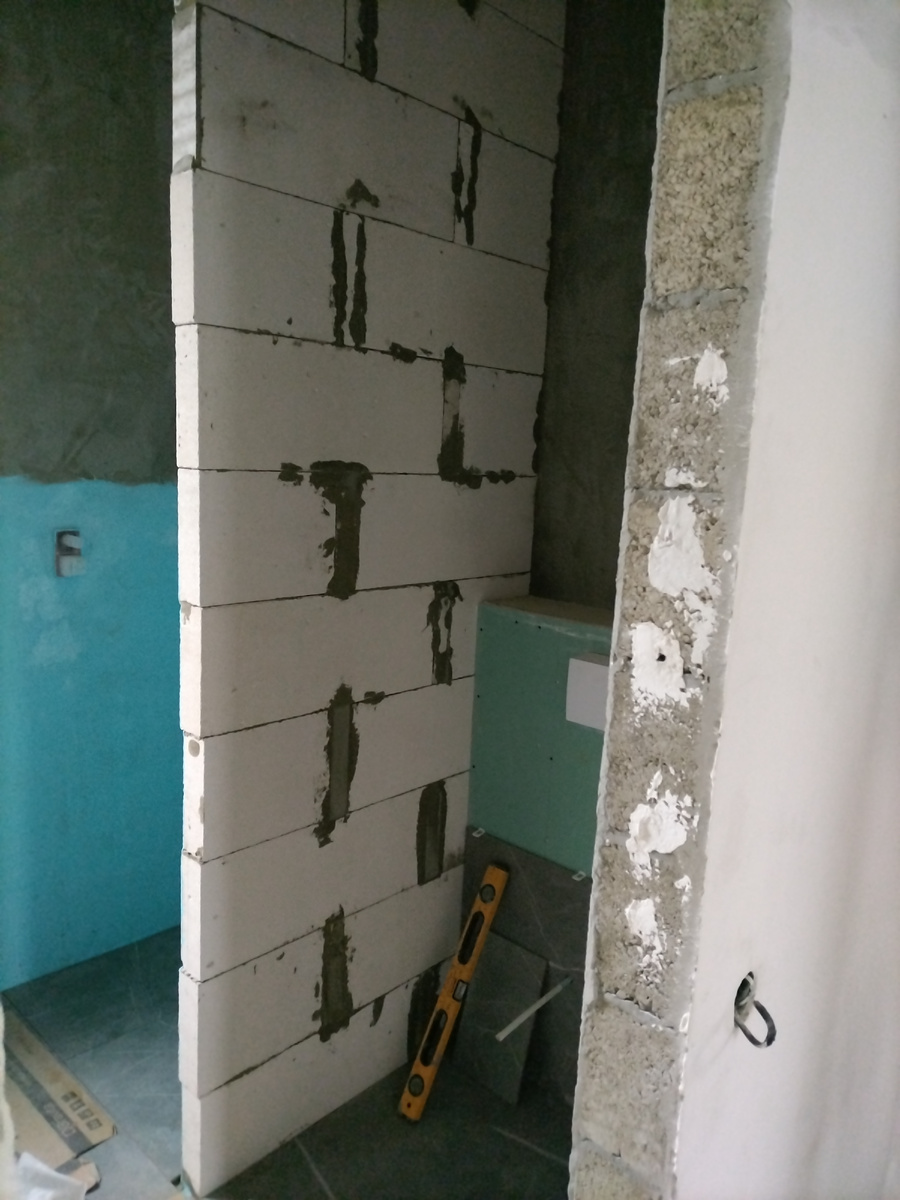 Санузел 1 этаж перегородка до потолка