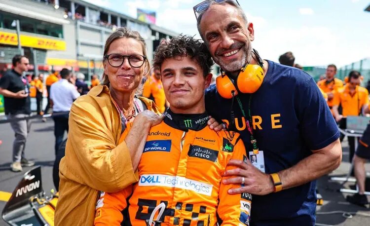    Ландро Норрис с родителями. Источник фото: Getty Images