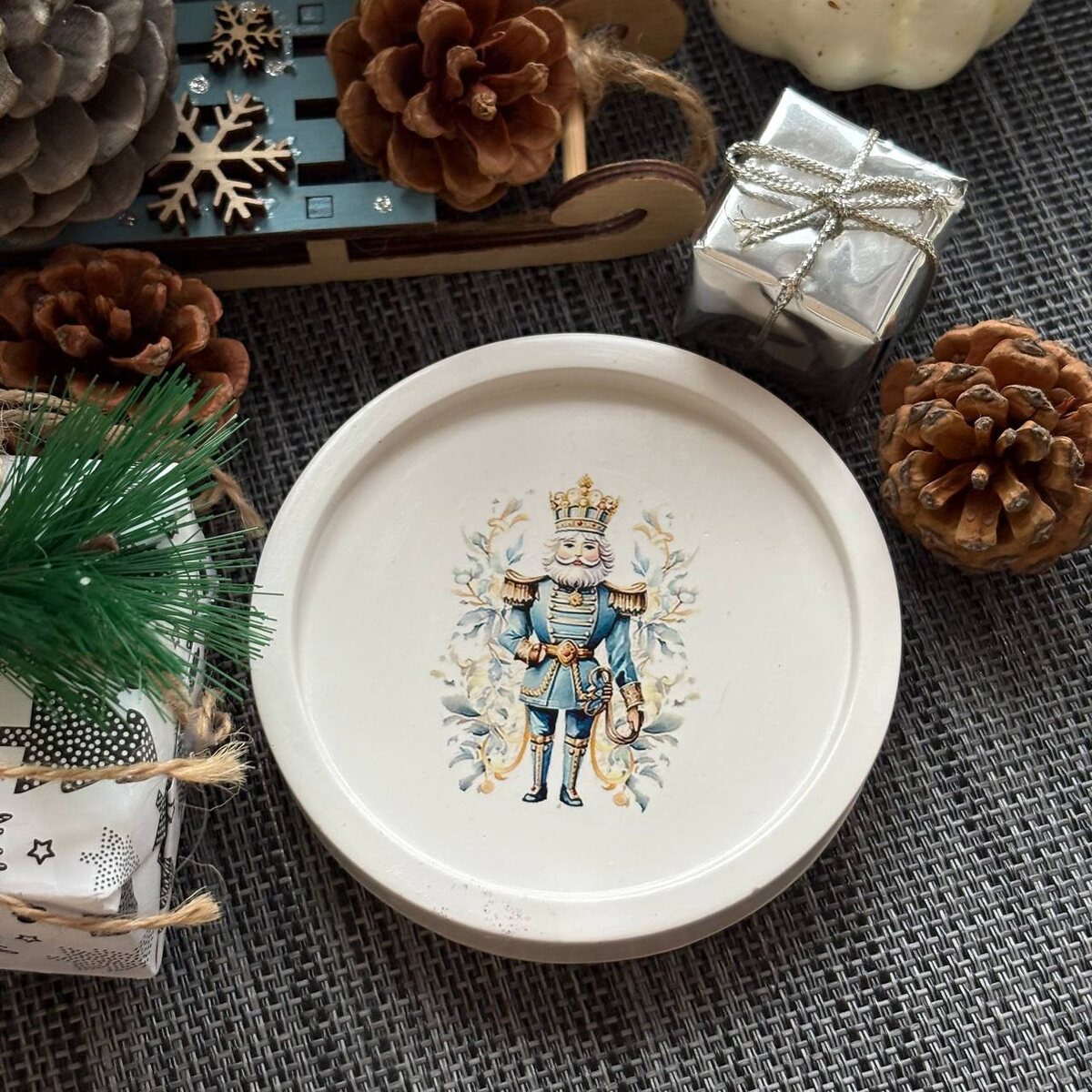 Рождественская тарелочка "Щелкунчик"
