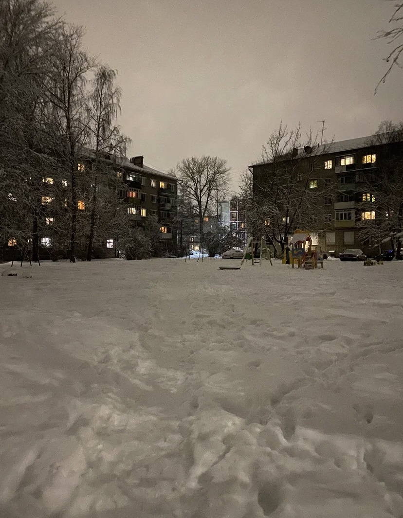 Дворики Пскова вечером 