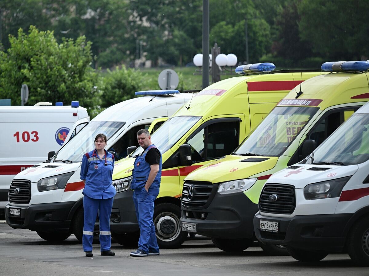    Врачи у здания Киевского вокзала в Москве | © РИА Новости / Пелагия Тихонова